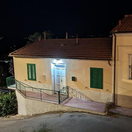 Casa Maddi Casa Vacanze Con Vista Mare Vicinissima Al Centro كابوليفيري المظهر الخارجي الصورة