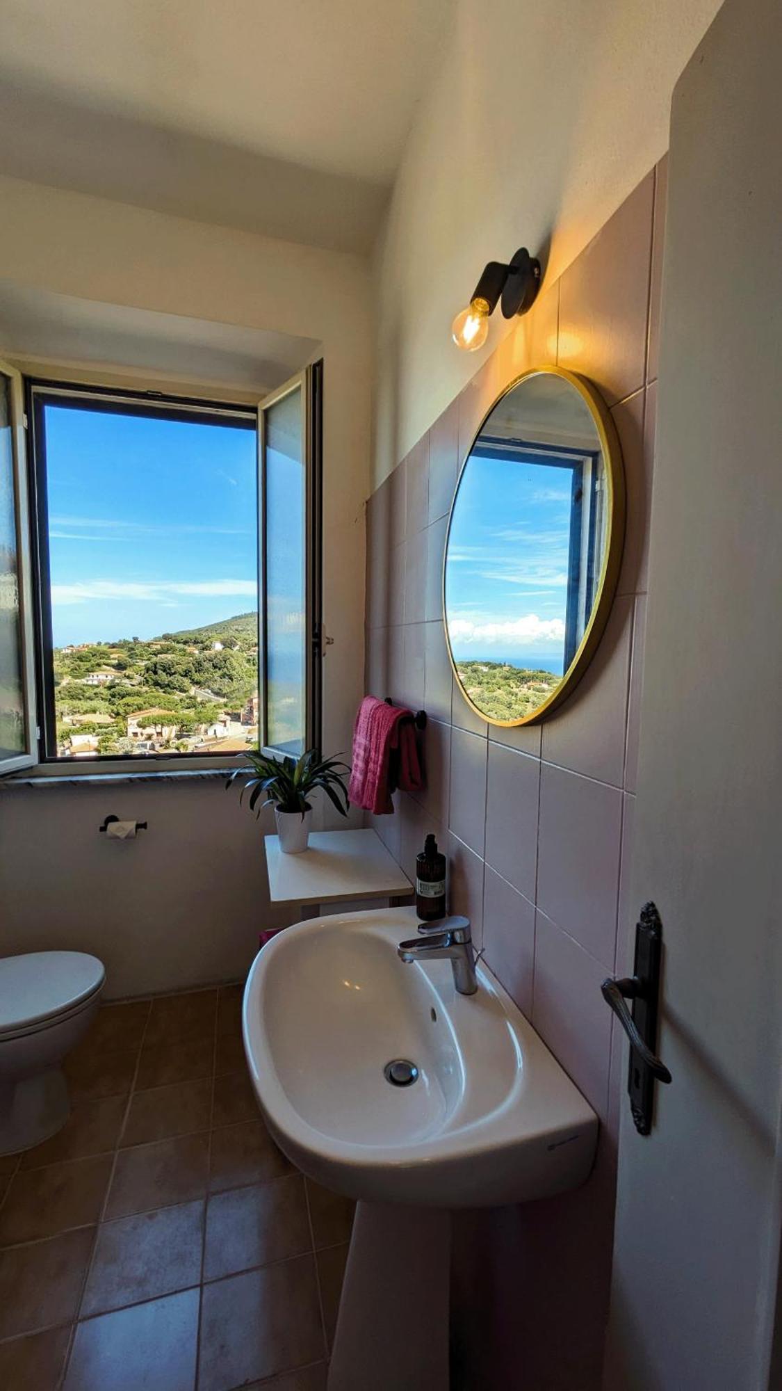 Casa Maddi Casa Vacanze Con Vista Mare Vicinissima Al Centro كابوليفيري المظهر الخارجي الصورة